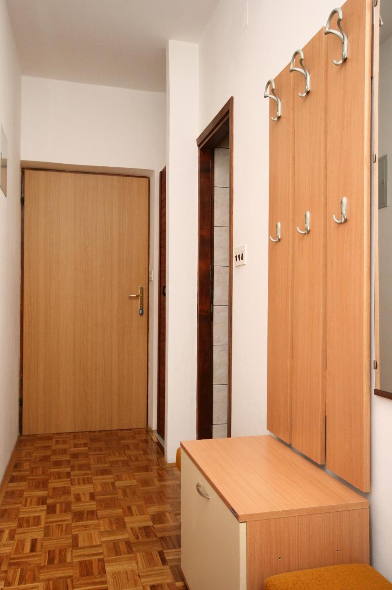 Apartment 5553c *